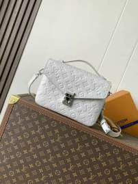 Picture of Louis Vuitton Handbags _SKUfw221243870fw